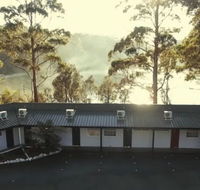 The Fox  Hounds Inn - Tourism Cairns