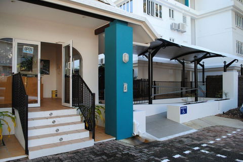 BeachView Apartments At Villa Paradiso - Tourism Cairns 1