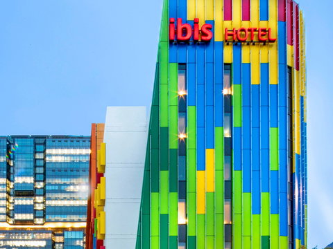 Ibis Sydney Barangaroo - Tourism Cairns 2