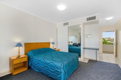 Madison Ocean Breeze - Tourism Cairns 1