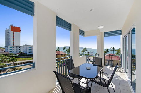 Madison Ocean Breeze - Tourism Cairns 2