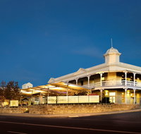 Tradewinds Hotel - Tourism Cairns