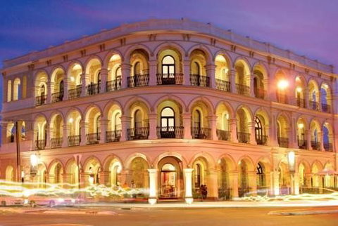 Largs Pier Hotel - Tourism Cairns 0