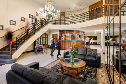 Adelaide Inn - Tourism Cairns 1