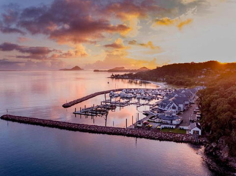 Anchorage Port Stephens - Tourism Cairns 0