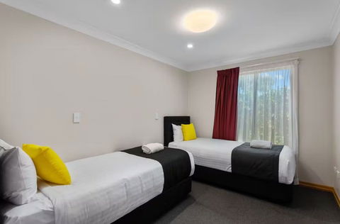 Eastgate On The Range Motel - Tourism Cairns 1