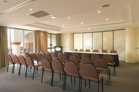 Oaks Calypso Plaza Resort - Tourism Cairns 4