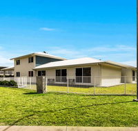 Econo Lodge Beachside - Tourism Cairns