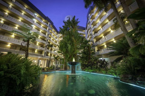 DoubleTree by Hilton Cairns - Tourism Cairns 1