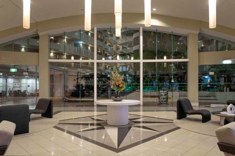 DoubleTree by Hilton Cairns - Tourism Cairns 5