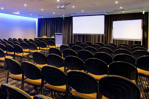DoubleTree by Hilton Cairns - Tourism Cairns 10