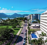 Holiday Inn Cairns Harbourside - Tourism Cairns