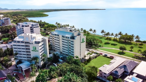 Holiday Inn Cairns Harbourside - Tourism Cairns 2