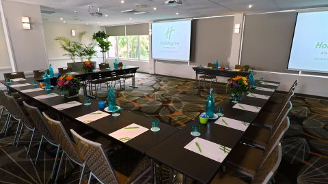 Holiday Inn Cairns Harbourside - Tourism Cairns 9