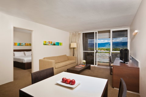 Holiday Inn Cairns Harbourside - Tourism Cairns 14