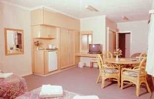The Abbott Boutique Hotel - Tourism Cairns 3
