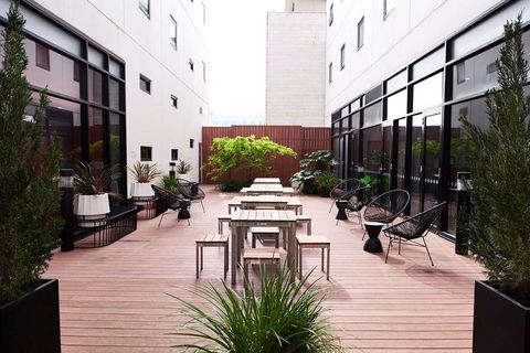 Essence Hotel Carlton - Tourism Cairns 1