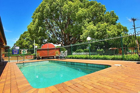 Garden City Motor Inn - Tourism Cairns 1