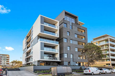 Piccadilly Motor Inn - Tourism Cairns 0