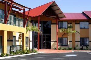 Warners at the Bay Motel - Tourism Cairns 0