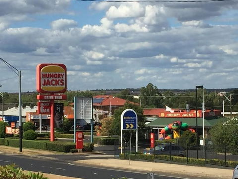 Across Country Motel & Svcd Apts - Tourism Cairns 1