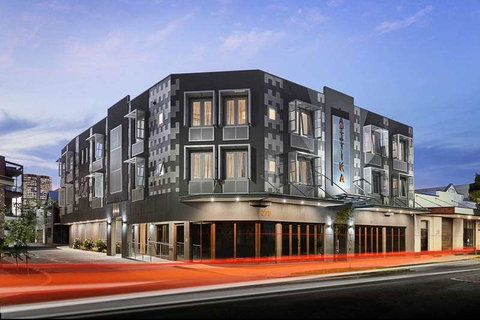 Attika Hotel - Tourism Cairns 0