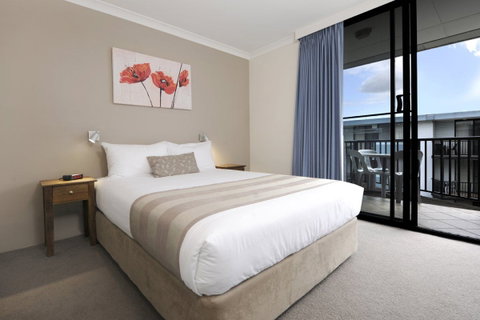 Assured Waterside Apartments - Tourism Cairns 1