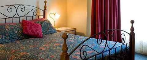 John Pirie Motor Inn - Tourism Cairns 0