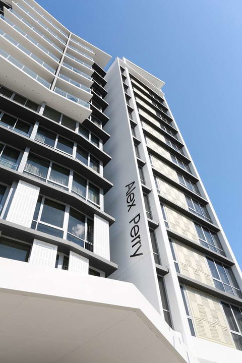 Alex Perry Hotel And Apartments - Tourism Cairns 1