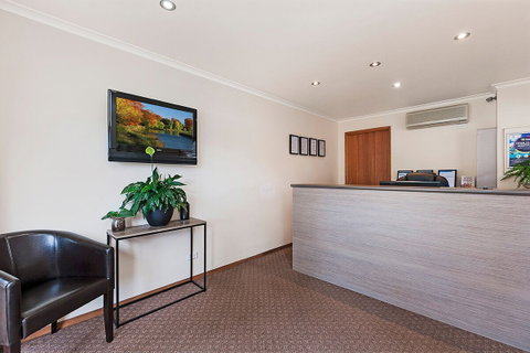 AAt 28 Goldsmith Motel - Tourism Cairns 1