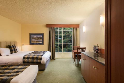 Country Club Tasmania - Tourism Cairns 5