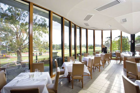 Country Club Tasmania - Tourism Cairns 8