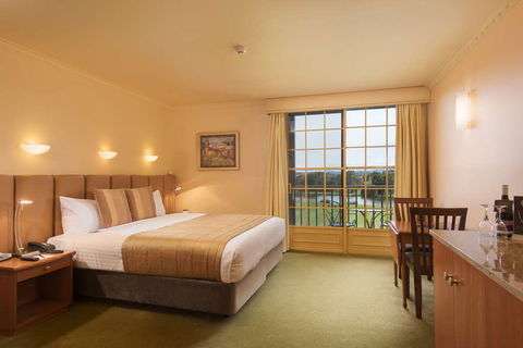 Country Club Tasmania - Tourism Cairns 15