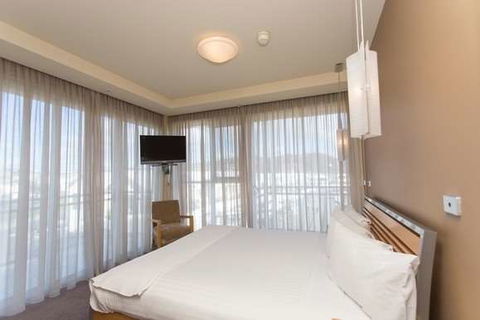 Peppers Seaport Hotel - Tourism Cairns 1