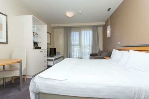 Peppers Seaport Hotel - Tourism Cairns 5