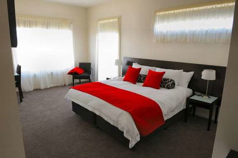 York Cove - Tourism Cairns 1