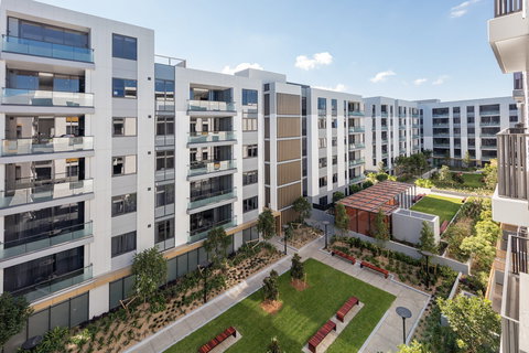 Meriton Suites Sydney Airport - Tourism Cairns 0