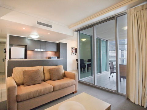 Oaks Casino Towers - Tourism Cairns 2