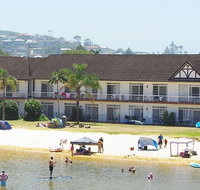 The Clan Lakeside Lodge - Tourism Cairns