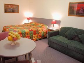 Princes Park Motor Inn - Tourism Cairns 1
