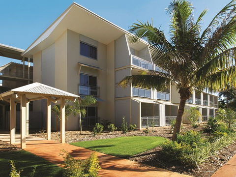 Oaks Broome - Tourism Cairns 0