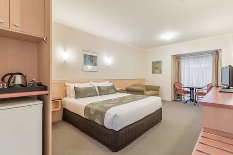 Waverley International Hotel - Tourism Cairns 1
