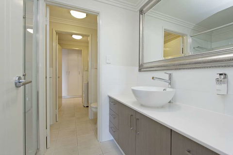 Zappeion Apartments - Tourism Cairns 2