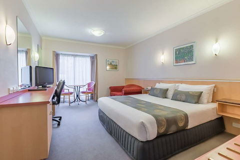 Waverley International Hotel - Tourism Cairns 0