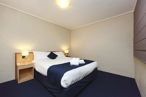 Ibis Styles Canberra - Tourism Cairns 24