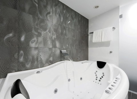 Avenue Hotel Canberra - Tourism Cairns 4