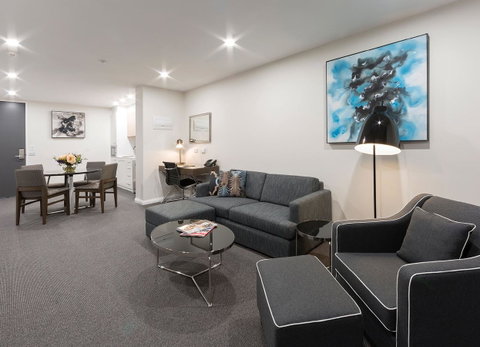 Avenue Hotel Canberra - Tourism Cairns 2