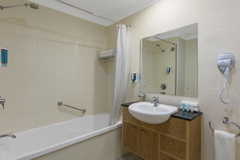 Nesuto Canberra - Tourism Cairns 14