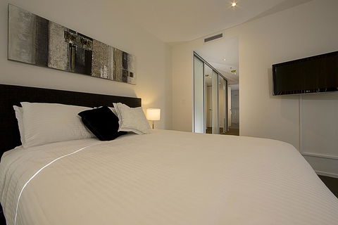 Manhattan 303 Canberra City ACT - Tourism Cairns 35