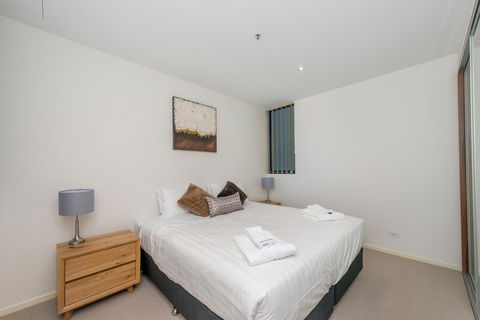 Manhattan 303 Canberra City ACT - Tourism Cairns 1